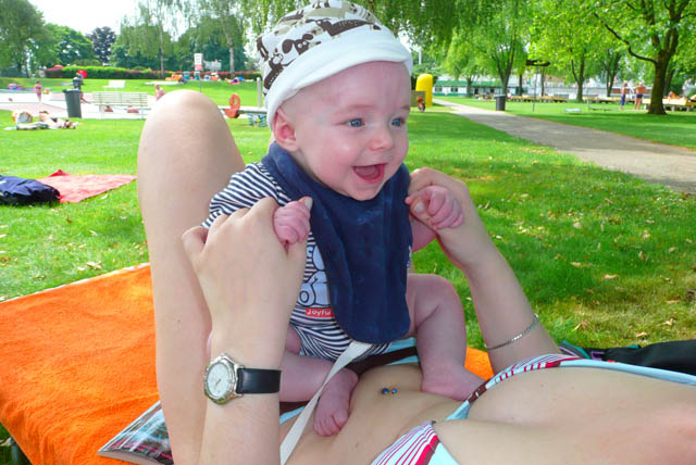 Florian ist 5 Monate alt und im Freibad